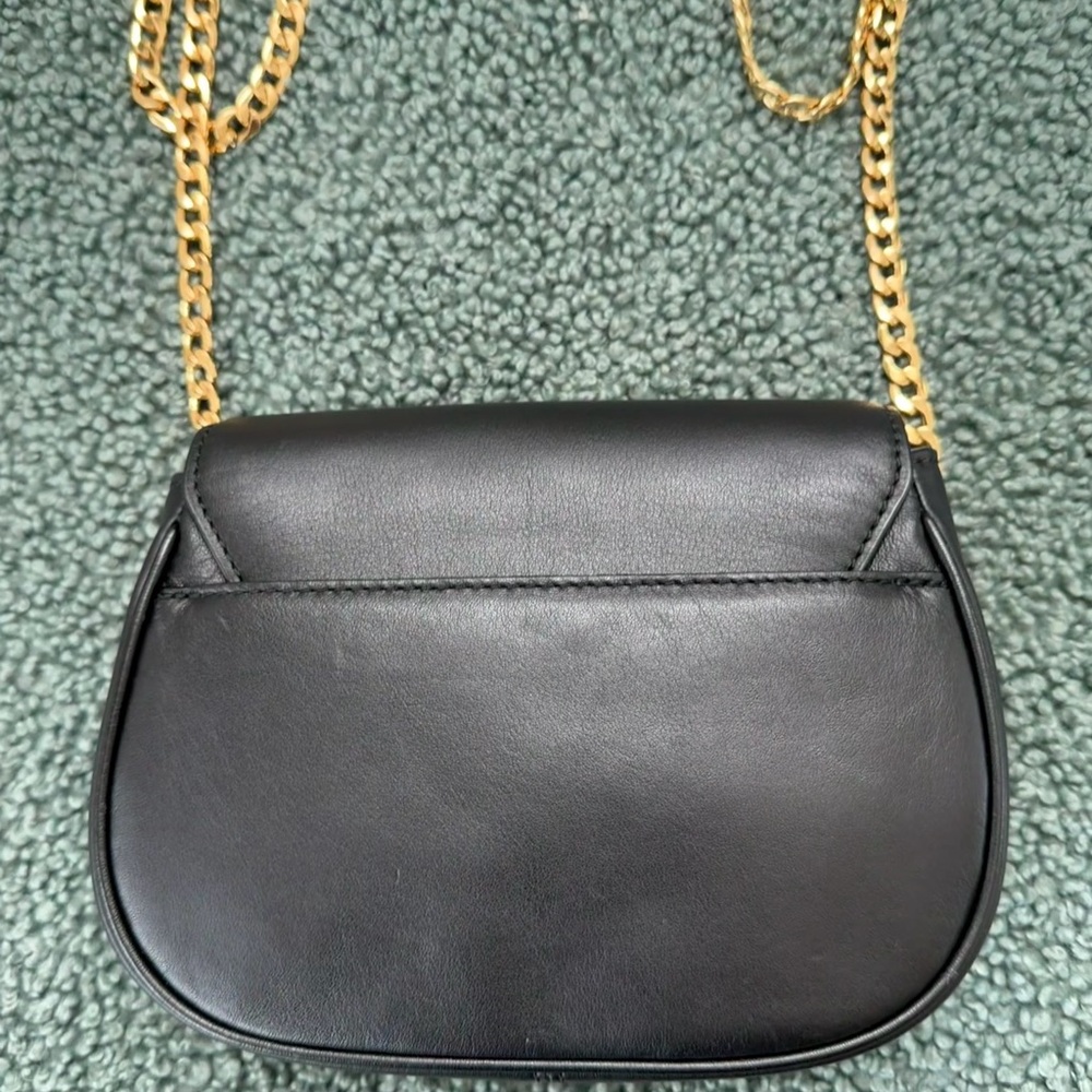 NWOT  Marc Jacobs Black Crossbody with Gold Chain - Picture 3 of 8
